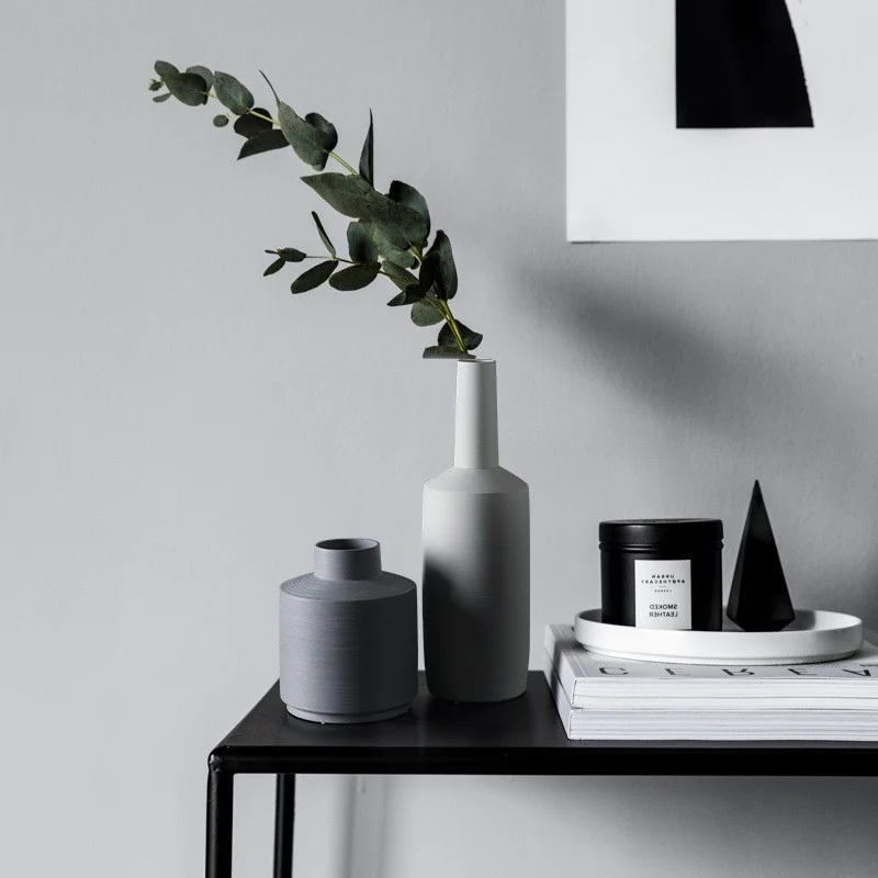 Atelier Vase, Ribbed Black — view 3